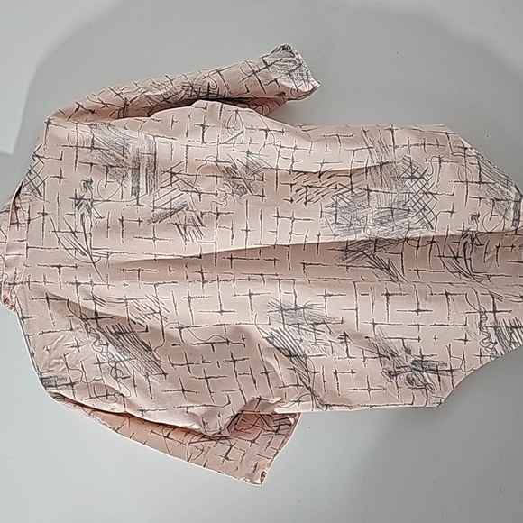 Hutspah mens button-down shirt.‎ Short sleeve. Size medium.  Peach artsy. - Picture 7 of 10
